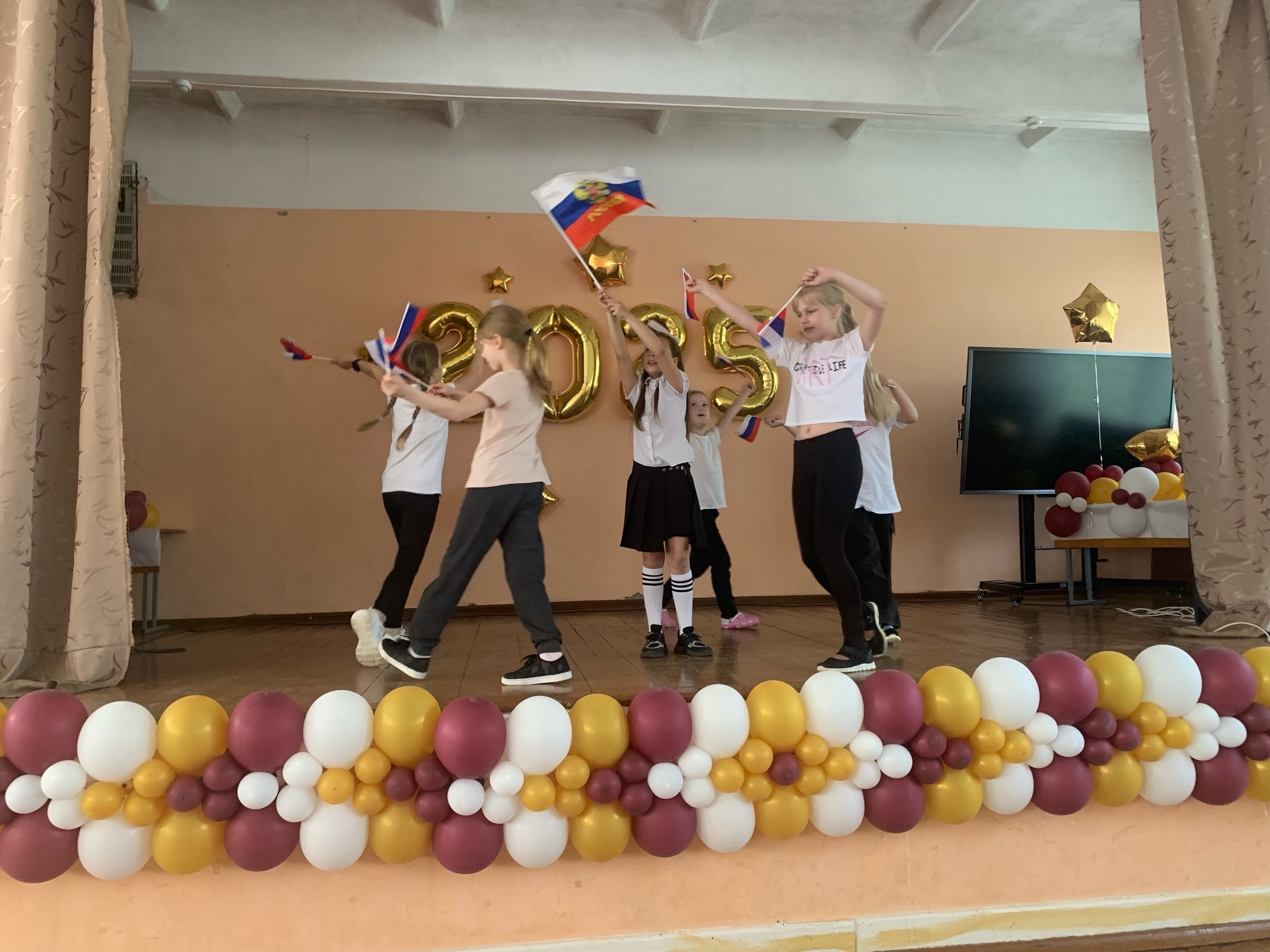 День России в пришкольном лагере.